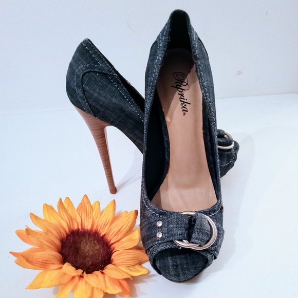 🎁FREE GIFT INCLUDED🎁 NWOT Denim Stiletto Platform Peep Toe Heels Metal Accent - Picture 13 of 15